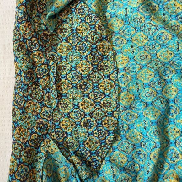 Floral Patterned Women's Robe - Picture 2 of 4